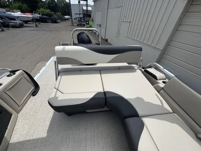 Slide: The Image of Tahoe LTZ 2385 CRB 2025 - 13