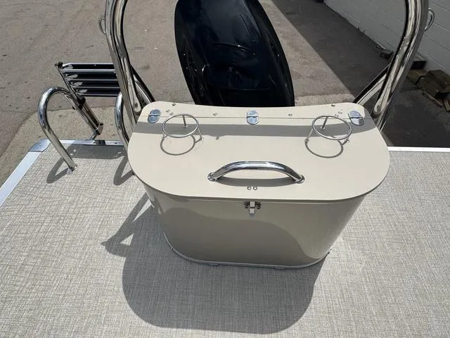 Slide: The Image of Tahoe LTZ 2385 CRB 2025 - 16