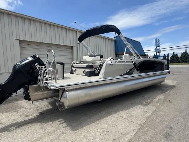 Slide: The Image of Tahoe LTZ 2385 CRB 2025 - 2