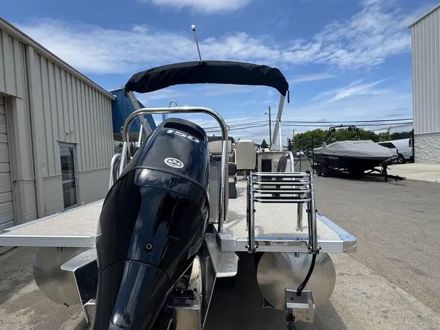 Slide: The Image of Tahoe LTZ 2385 CRB 2025 - 3