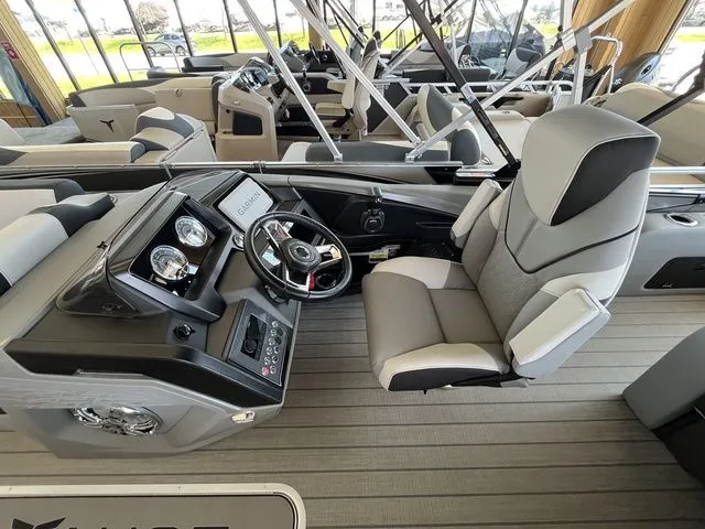 The Image of Tahoe Cascade 2585 VRL 2025 - 1