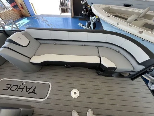 Slide: The Image of Tahoe Cascade 2585 VRL 2025 - 5