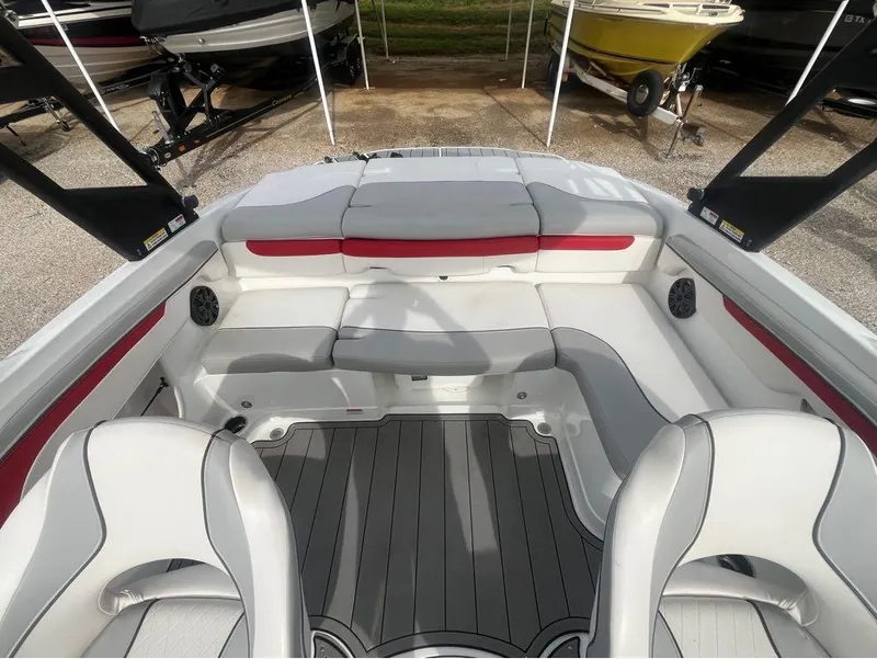 Slide: The Image of Tahoe 700 Limited 2019 - 3