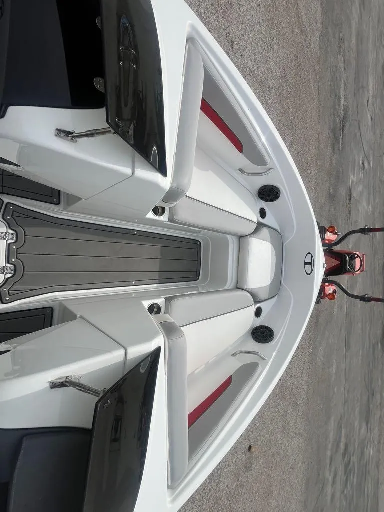 Slide: The Image of Tahoe 700 Limited 2019 - 7