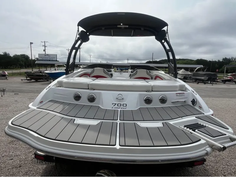 Slide: The Image of Tahoe 700 Limited 2019 - 8