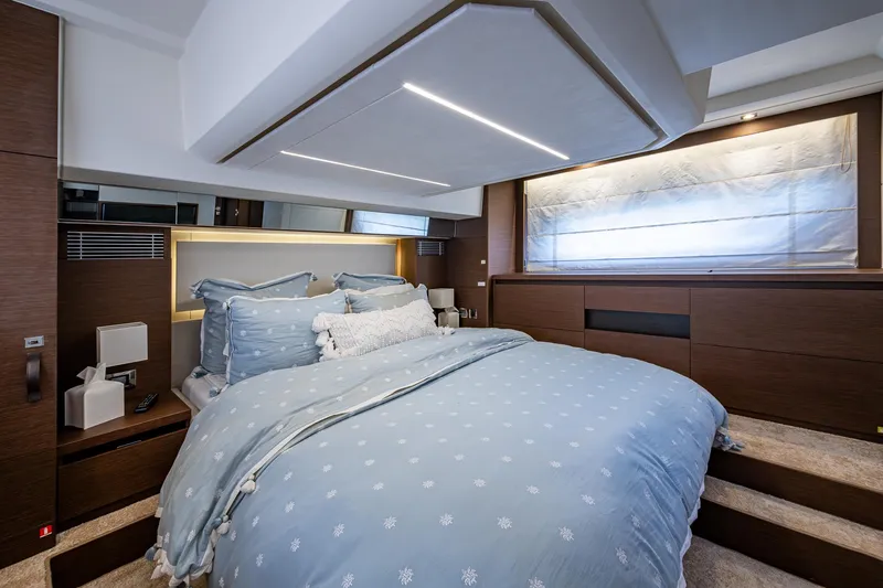 Slide: The Image of Prestige 460 2019 - 54