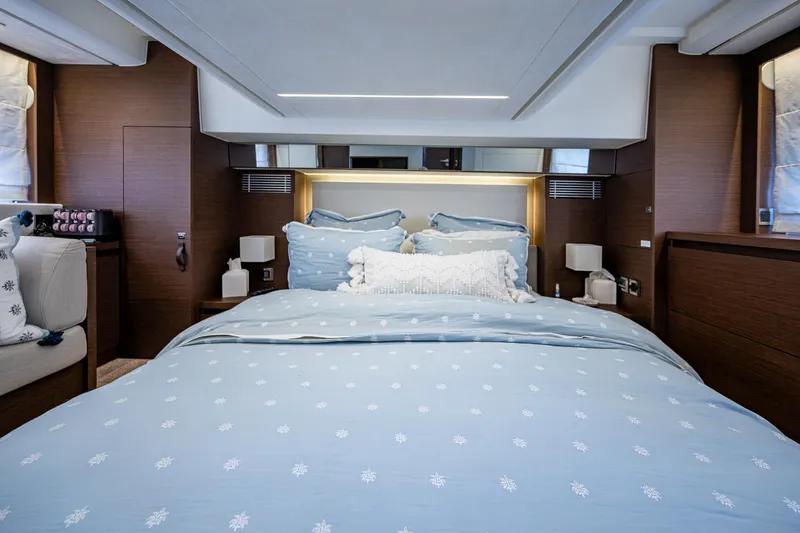 Slide: The Image of Prestige 460 2019 - 55