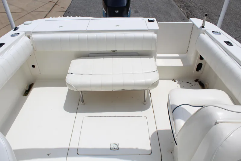 Slide: The Image of Sea Ray 210 Dual Console 1999 - 14