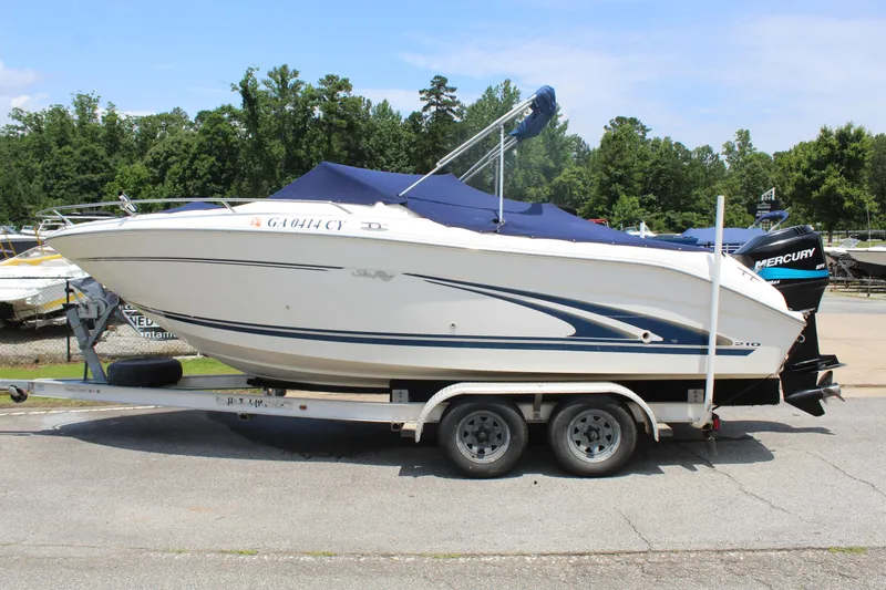 Slide: The Image of Sea Ray 210 Dual Console 1999 - 22