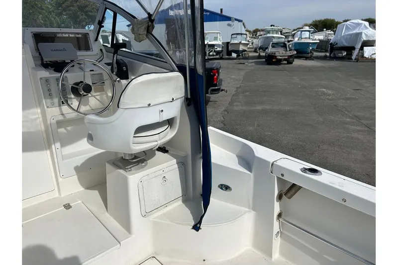 Slide: The Image of Cobia 220 Walkaround 1998 - 10