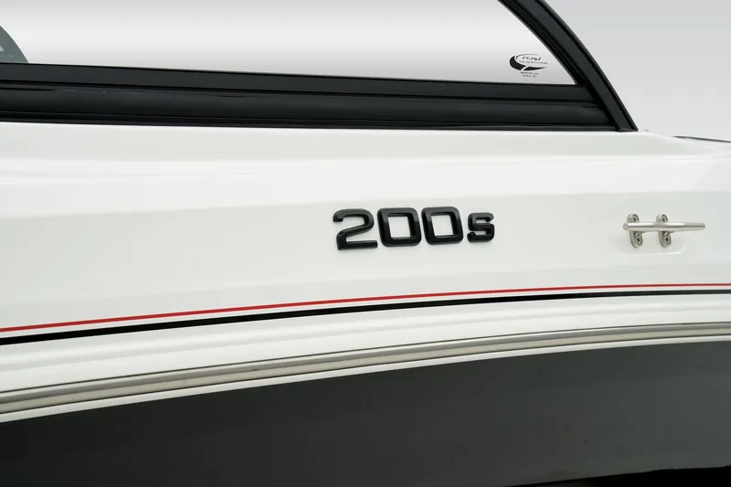 Slide: The Image of Tahoe 200 S 2025 - 34