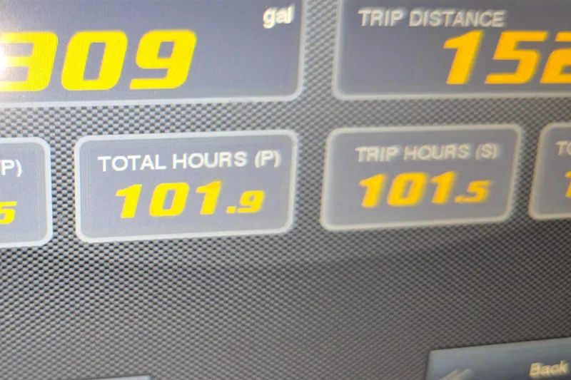 Slide: The Image of Display screen showing trip data: total hours 101.9, trip hours 101.5, Intrepid 345 Valor 2021. - 22