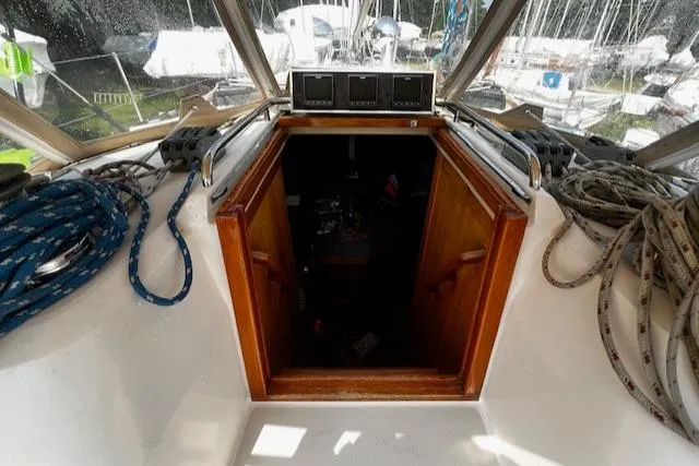 Slide: The Image of Sabre 402 2000 - 10