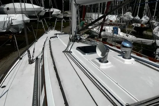 Slide: The Image of Sabre 402 2000 - 11