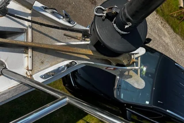 Slide: The Image of Sabre 402 2000 - 16