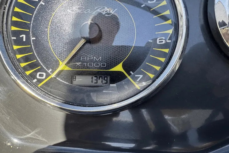 Slide: The Image of Sea Ray 190 Sport 2016 - 16