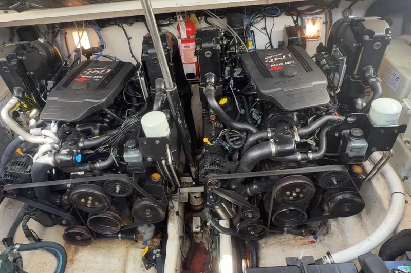 Slide: The Image of Sea Ray 300 Sundancer 2006 - 55