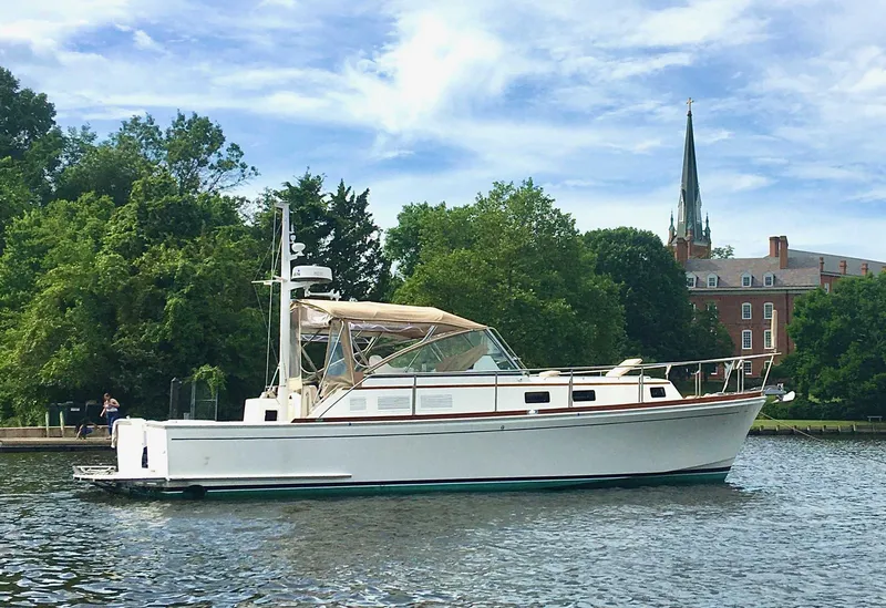 Slide: The Image of Grand Banks 38 Eastbay EX 1998 - 1