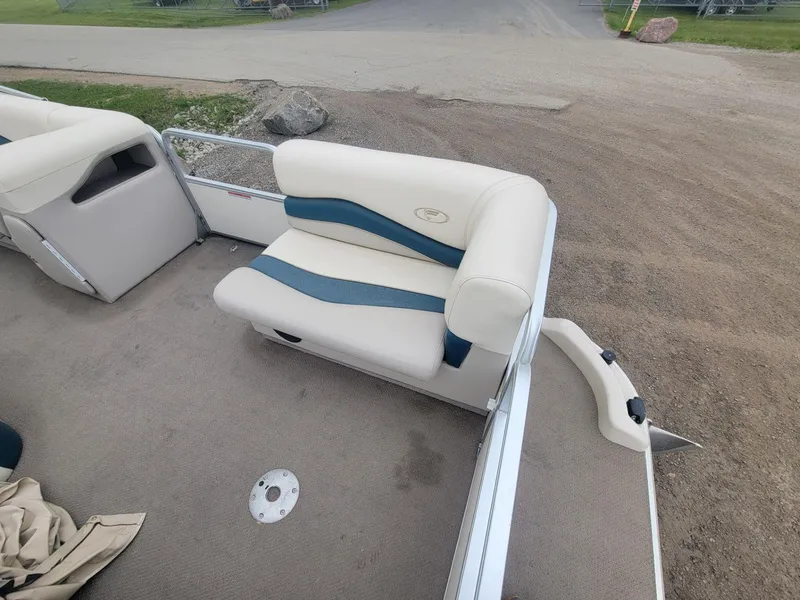 Slide: The Image of Fisher Freedom 200 DLX 2002 - 8