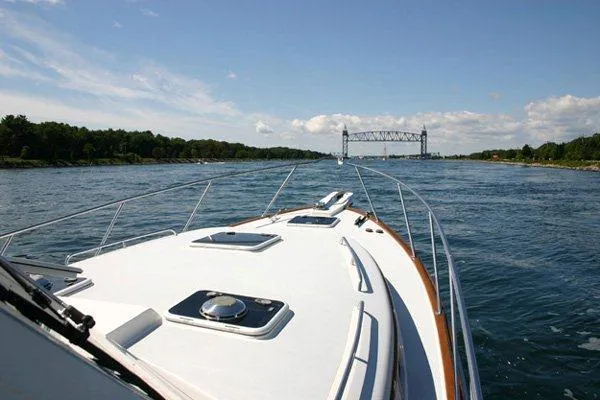 Slide: The Image of Little Harbor WhisperJet 38 2002 - 22