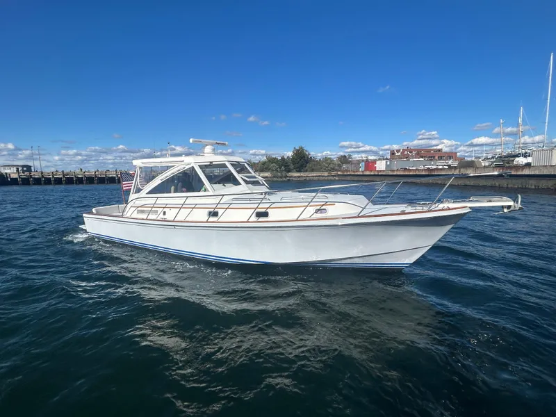 Slide: The Image of Little Harbor WhisperJet 38 2002 - 27