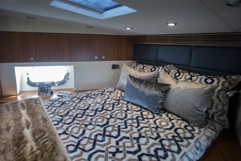 Slide: The Image of Mazarin 72 Sport Fly 2015 - 16