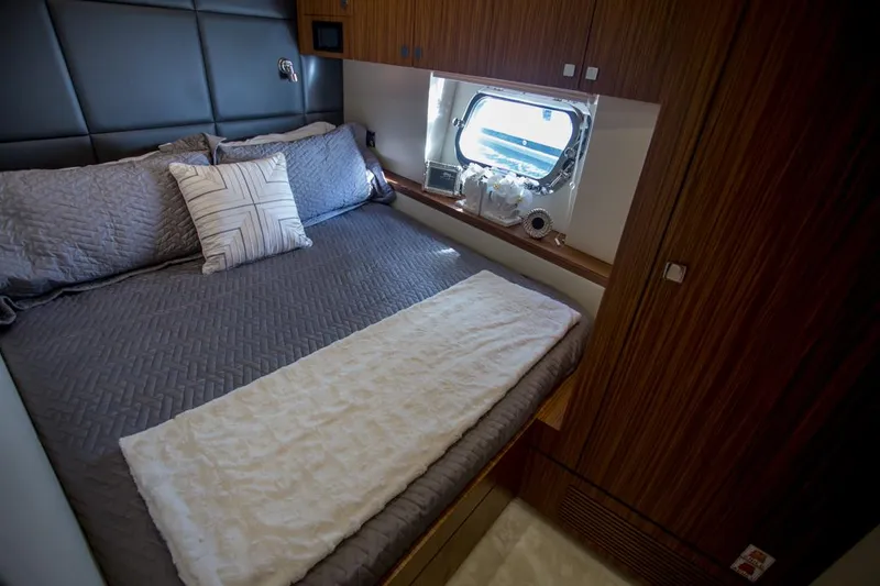 Slide: The Image of Mazarin 72 Sport Fly 2015 - 17