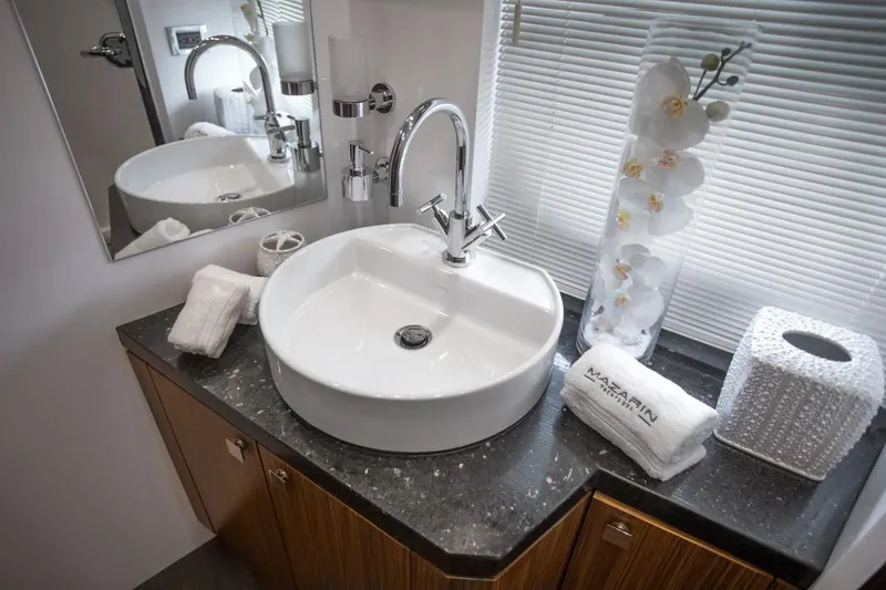 Slide: The Image of Mazarin 72 Sport Fly 2015 - 23