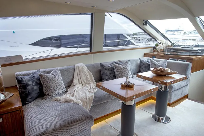 Slide: The Image of Mazarin 72 Sport Fly 2015 - 35