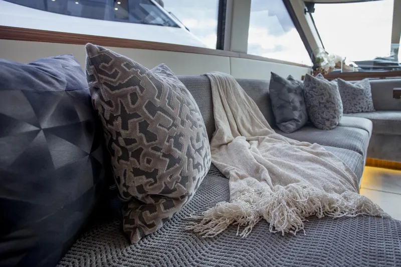 Slide: The Image of Mazarin 72 Sport Fly 2015 - 36