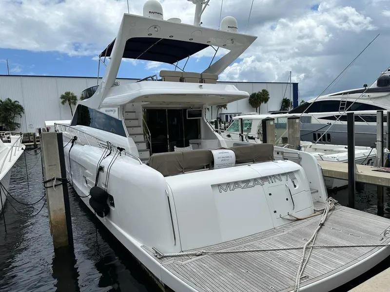 Slide: The Image of Mazarin 72 Sport Fly 2015 - 40