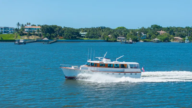 Slide: The Image of Profile @ 24knts - 44