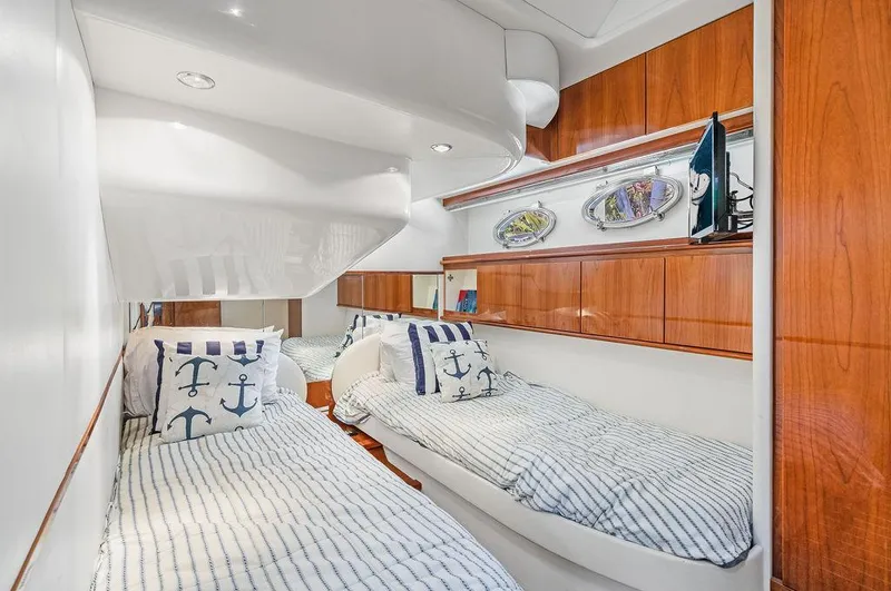 Slide: The Image of 2005 Pershing 50 - 18
