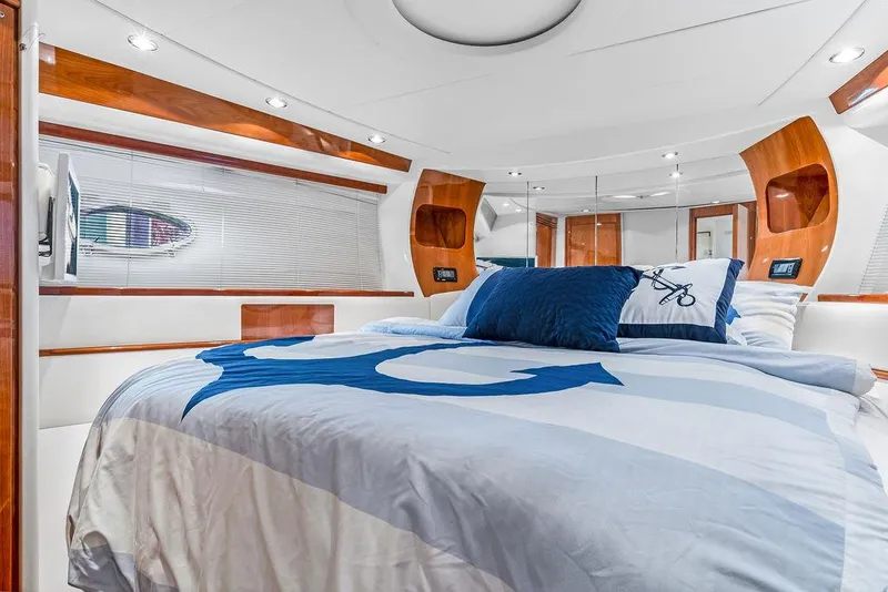 Slide: The Image of 2005 Pershing 50 - 24