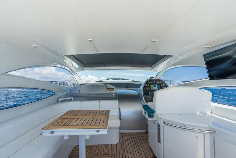 Slide: The Image of 2005 Pershing 50 - 8