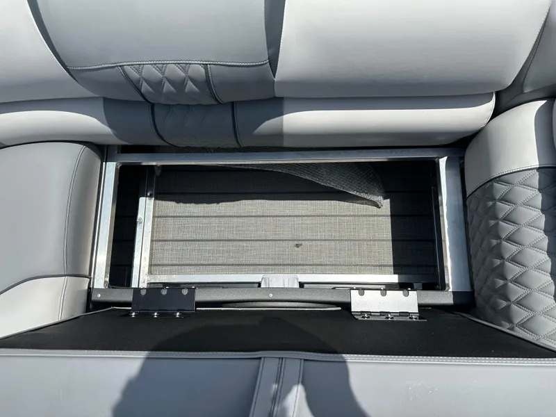 Slide: The Image of Avalon Catalina Versatile Rear Bench - 23' 2025 - 13