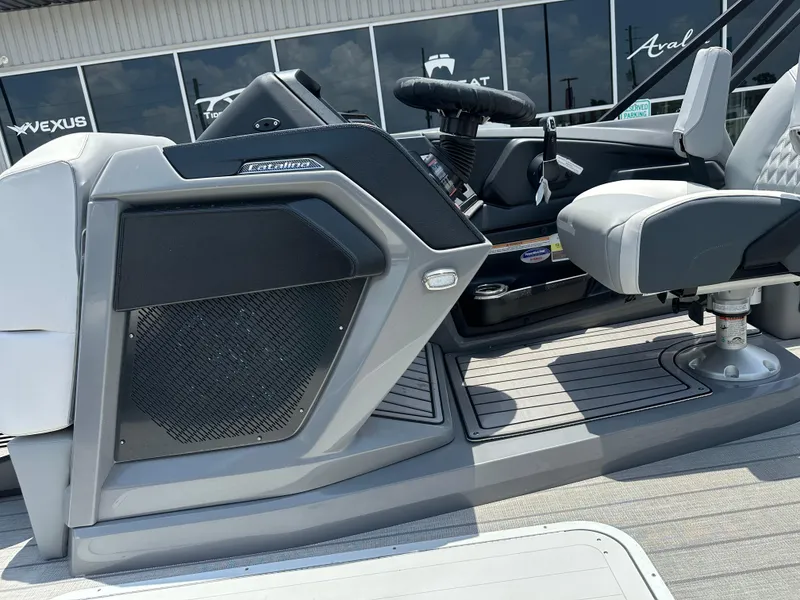 Slide: The Image of Avalon Catalina Versatile Rear Bench - 23' 2025 - 19