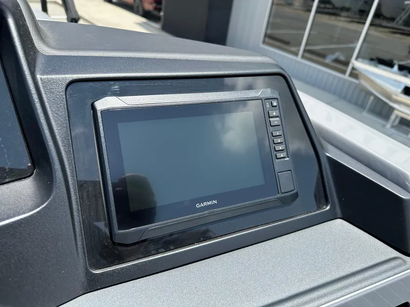 Slide: The Image of Avalon Catalina Versatile Rear Bench - 23' 2025 - 22