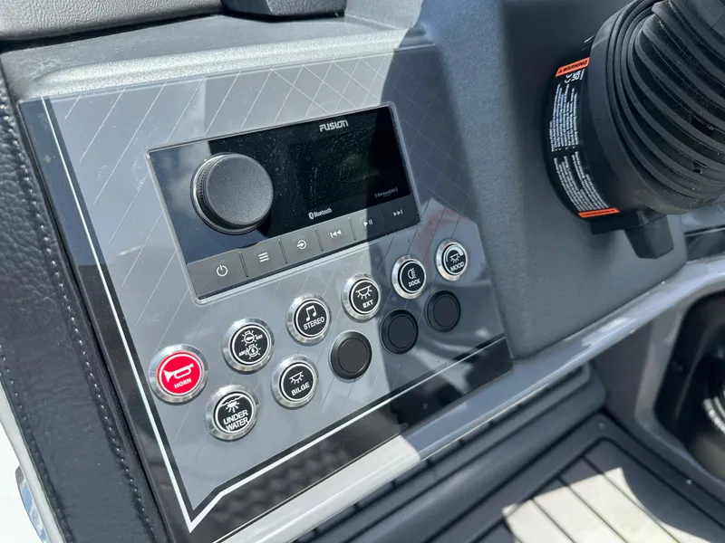 Slide: The Image of Avalon Catalina Versatile Rear Bench - 23' 2025 - 23