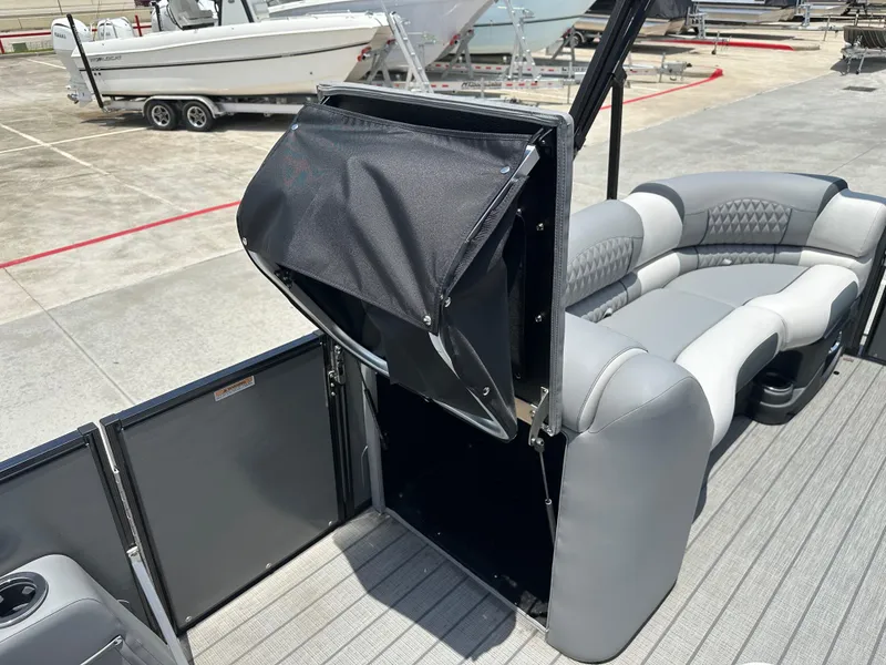 Slide: The Image of Avalon Catalina Versatile Rear Bench - 23' 2025 - 35