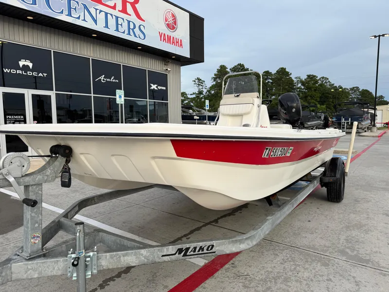 Slide: The Image of Mako 19 Pro Skiff 2017 - 3