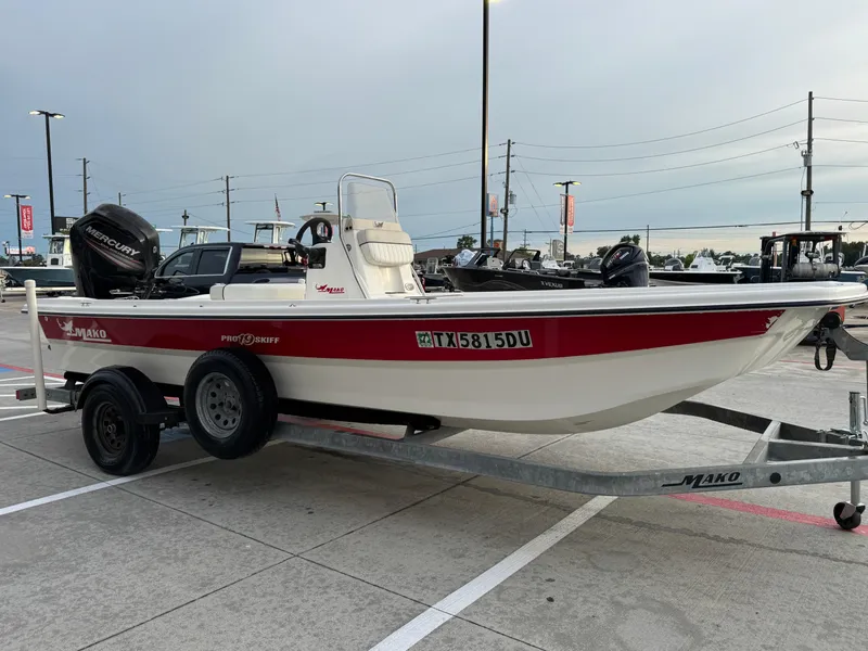 Slide: The Image of Mako 19 Pro Skiff 2017 - 7