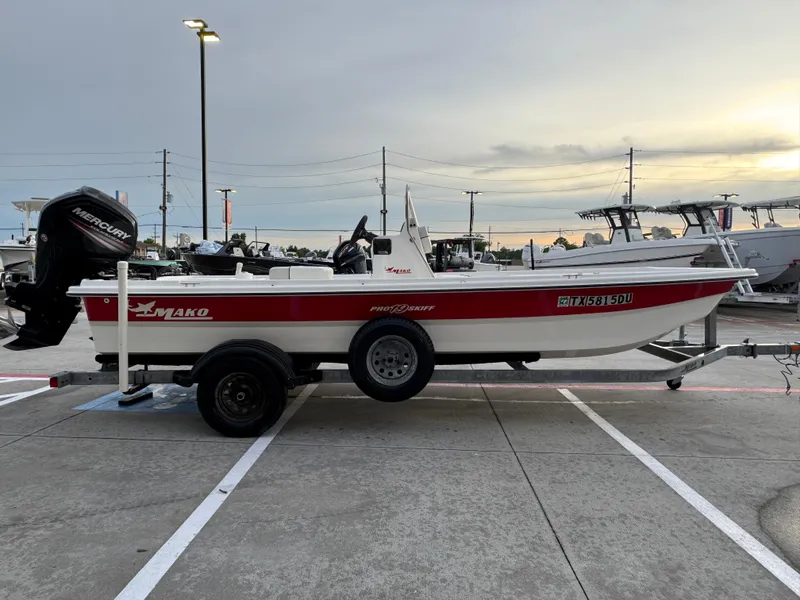 Slide: The Image of Mako 19 Pro Skiff 2017 - 8