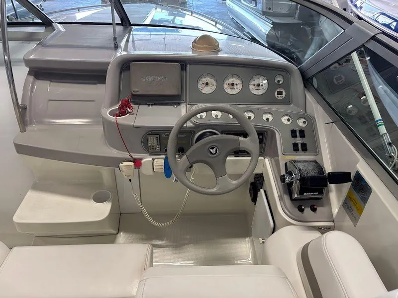 Slide: The Image of 1999 Formula 330 Sun Sport 11 - 11