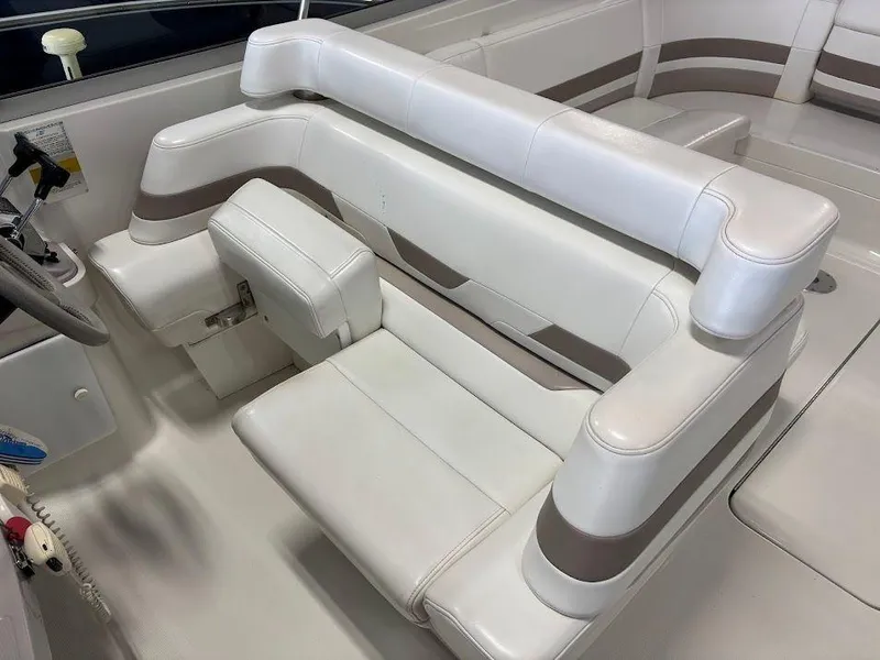 Slide: The Image of 1999 Formula 330 Sun Sport 12 - 12