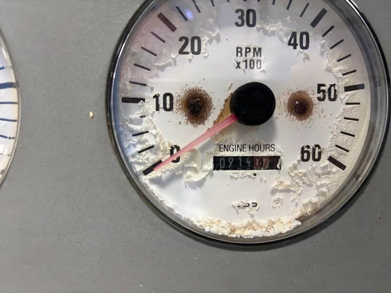 Slide: The Image of 1999 Formula 330 Sun Sport 14 - 14