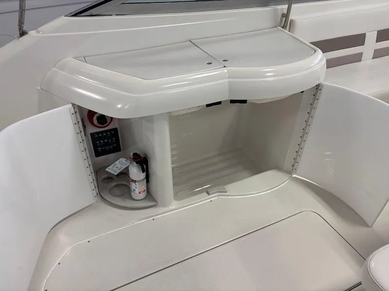 Slide: The Image of 1999 Formula 330 Sun Sport 9 - 9