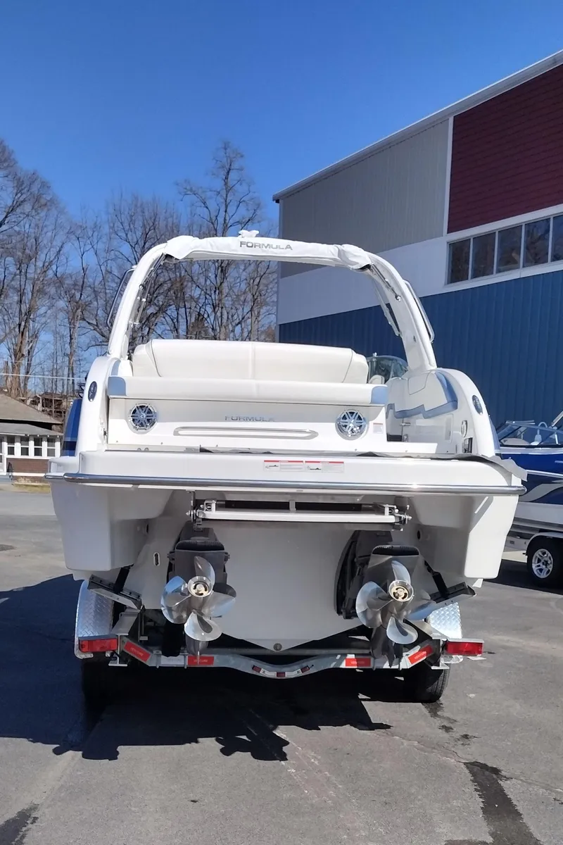 Slide: The Image of Formula 290 Bowrider 2024 - 50