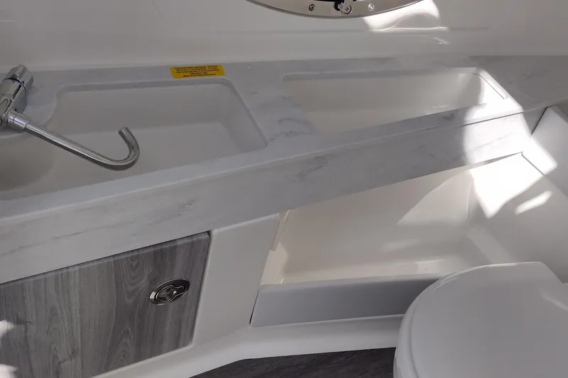 Slide: The Image of Formula 290 Bowrider 2024 - 53