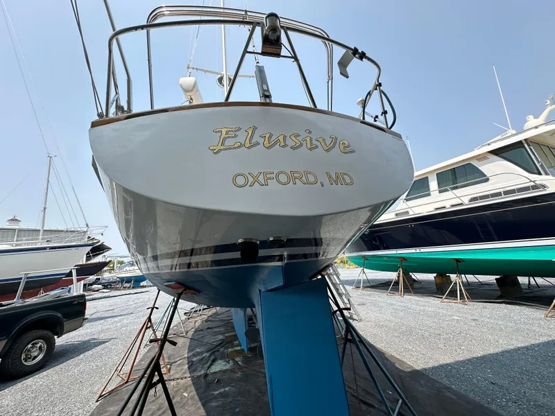 Slide: The Image of Hinckley Sou'wester 42 sailboat, 1987, named "Elusive," docked in Oxford, MD. - 23